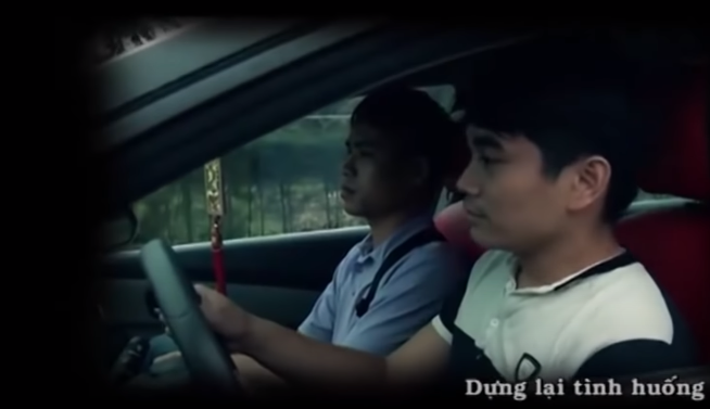 Khi tới Phan Rang (Ninh Thuận), Thanh yêu cầu dừng bên lề đường để đi vệ sinh. Đến Đồng Nai, vị khách nói mất ví đựng 12 triệu đồng bên trong, nghi bị rơi trong lúc đi vệ sinh nên yêu cầu quay trở lại Ninh Thuận tìm. Chiếc ví cùng giấy tờ tùy thân sau được tìm thấy nhưng tiền không còn.