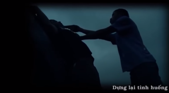 Tiếp tục chuyến đi như thỏa thuận, đến Phan Thiết, sau khi ăn uống, anh Thiện và Thanh ngủ thiếp đi một lúc. Lúc tỉnh dậy, Thanh phát hiện túi xách mang theo bên người bị mất liền nổi đóa, rút súng ngắn giắt ở thắt lưng ra doạ, buộc anh Thiện phải chịu trách nhiệm.