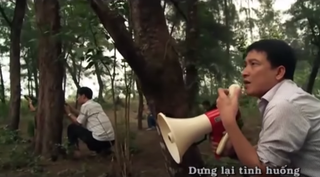 Lực lượng Công an đã bố chí người chặn mọi ngả đường, đồng thời phát loa kêu gọi đầu thú.