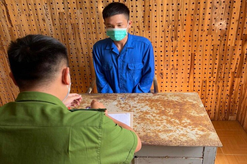  Rao bán cây cảnh qua mạng xã hội lừa đảo hàng chục triệu đồng: Mặc dù không có cây cảnh để bán, nhưng Huỳnh Quốc Thái (SN 1995, ở Đắk Lắk) vẫn đăng hình ảnh lên mạng xã hội để lừa đảo hàng chục triệu đồng của một người dân ở TP Gia Nghĩa, tỉnh Đắk Nông. Ngày 7/6, Công an TP Gia Nghĩa cho biết vừa khởi tố, bắt tạm giam Thái. 