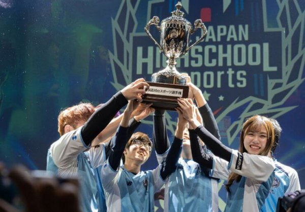 Với “nghệ danh” ShakeSpeare, dựa theo tên của tác gia lừng danh người Anh thế kỷ 16-17 William Shakespeare, Miyu Otomo đã đầu quân cho đội tuyển Rascal Jester.