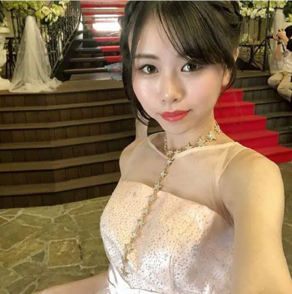 Đây là lần đầu tiên trong lịch sử LMHT của Nhật có tuyển thủ chuyên nghiệp là nữ. Tự đánh dấu một cột mốc quan trọng nên Otomo cũng tỏ ra khá áp lực khi chia sẻ lên trang cá nhân.