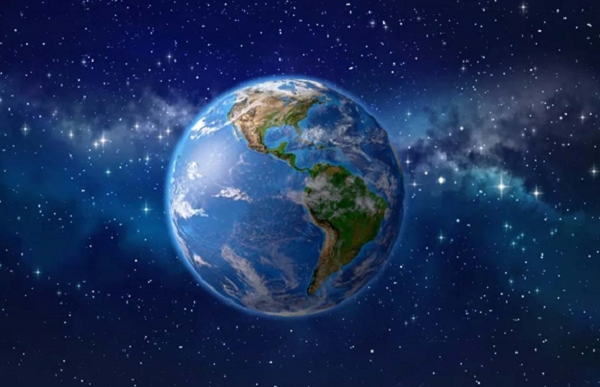 Proxima b cũng là một hành tinh đá có kích cỡ phù hợp, bằng khoảng 1,27 lần Trái Đất. Nó cũng chứa rất nhiều điều kiện khác phù hợp với sự sống, ngoại trừ tình trạng bị khóa - vốn khiến các nhà thiên văn lo ngại là gây cản trở cho sự sống.