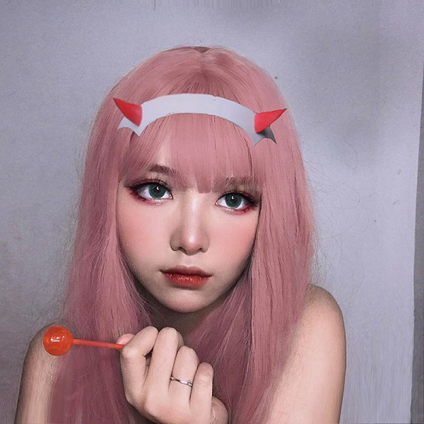 Dù là make up "biến hình" thành nhân vật nào, thì nữ game thủ xinh đẹp này cũng vô cùng quyến rũ.