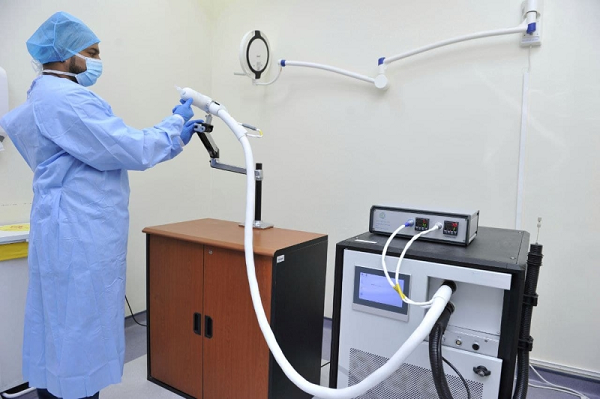 Được biết, 30 máy xét nghiệm COVID-19 qua hơi thở và vật tư tiêu hao phục vụ cho 2 triệu mẫu test Vingroup trao tặng cho Bộ Y tế có tổng giá trị hơn 460 tỷ đồng (tương đương 20 triệu USD).