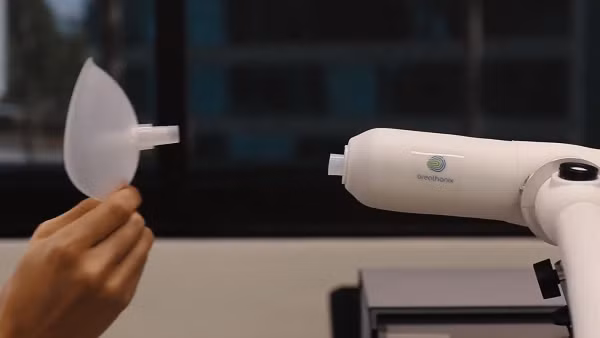 Phương thức xét nghiệm này có thể được triển khai ở các sân bay để tạo điều kiện thúc đẩy sự phục hồi của ngành du lịch, cũng như ở những nơi đông người như khu dân cư.