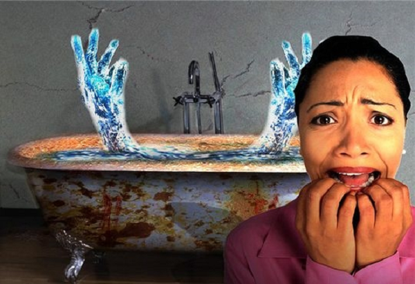 Sợ tắm rửa Ablutophobia xảy ra khi chúng ta cảm thấy muốn trốn tránh những hành động vệ sinh thân thể như tắm rửa, gội đầu, rửa tay hay làm sạch cơ thể. Phụ nữ và trẻ em dễ mắc hơn so với nam giới. Sợ tắm là nỗi ám ảnh kỳ lạ thường bắt nguồn từ một sự kiện đau buồn trong quá khứ, dẫn đến con người cô lập với xã hội.