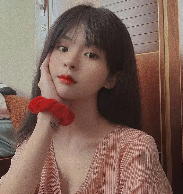 Bên cạnh là một game thủ hay streamer, Gia Mẫn còn được biết đến là người yêu của nam tuyển thủ Huỳnh “Pake” Thanh Hoàng điển trai - tuyển thủ đường giữa của EVOS.