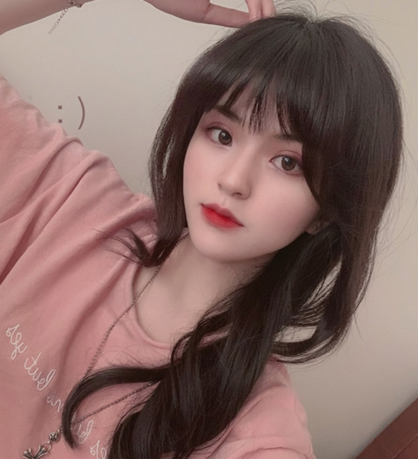 Hiện tại cô nàng đang là game thủ và đồng thời làm Streamer tự do. Gia Mẫn đang sinh sống và làm việc tại thành phố Hồ Chí Minh và thi đấu cho team V Gaming.