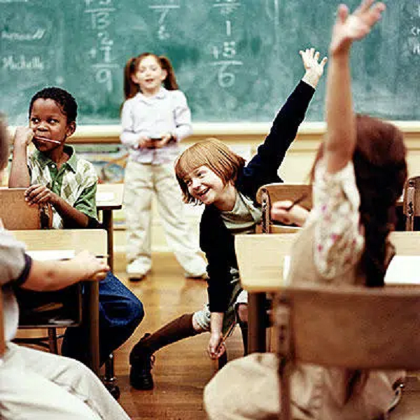 Có lẽ vì sáng tạo hơn nên những người thuận tay trái thường rất thu hút các nhà tuyển dụng và nhận được lương cao hơn so với những người bình thường. Ngoài ra, họ cũng rất thông minh khi giải quyết vấn đề và đưa ra các giải pháp khá hoàn hảo.