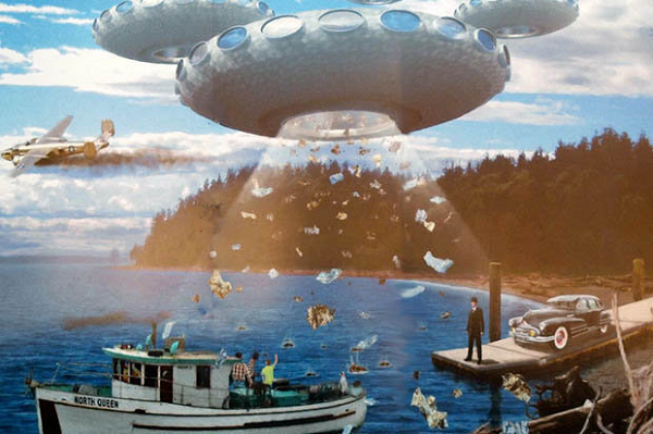 Năm 2014 – 2015, phi công tiêm kích thuộc lực lượng tấn công hàng không mẫu hạm USS Theodore Roosevelt cũng báo cáo về việc ghi nhận cảm biến phát hiện vật thể trên không không xác định.