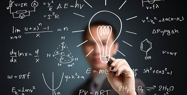 Kể cả khi mọi thứ "chệch bánh" một cách nghiêm trọng, họ vẫn mỉm cười. Những người thông minh không bao giờ mất bình tĩnh bởi bộ não thông minh của họ đưa ra cho họ những lựa chọn thay thế với tốc độ nhanh hơn những thứ tồi tệ có thể xảy ra.