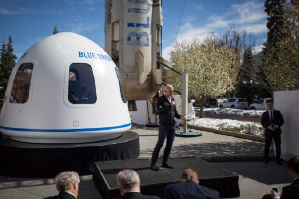 Theo đúng kế hoạch, Blue Origin dự kiến tung ra dịch vụ du lịch vũ trụ vào cuối năm nay với giá vé khoảng 250.000 USD, tương đương một số đối thủ như Virgin Galactic.