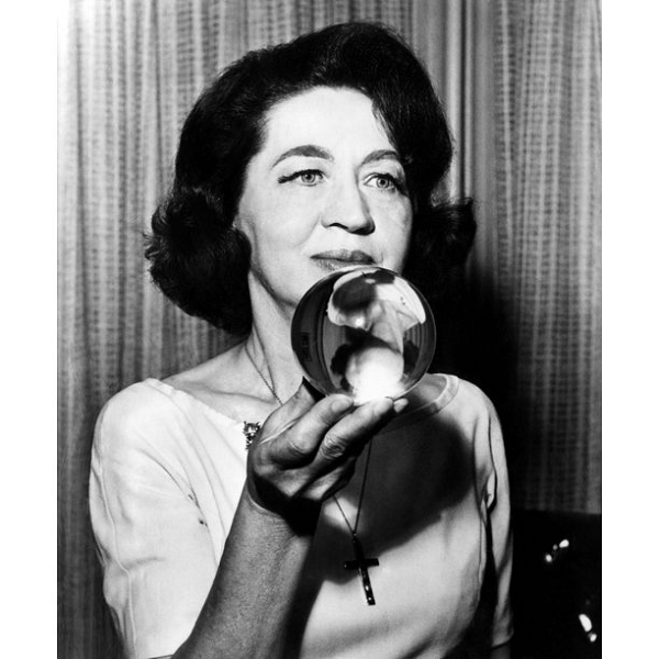 Và, phi hành gia Gus Grissom từng tham gia các chương trình không gian đầu tiên của NASA là Mercury và hai phi hành gia tham gia chương trình Apollo đã tử nạn khi hỏa hoạn xảy ra trên bệ phóng lúc diễn tập vào ngày 27/1/1967.