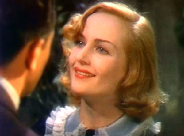 Tuy nhiên, ngôi sao này đã không tin và chỉ đồng ý tung đồng xu để đưa ra quyết định. Nếu đồng xu ngửa cô sẽ hủy, nếu là mặt sấp thì cô vẫn sẽ theo kế hoạch ban đầu. Khi đó, đồng xu đã tung là mặt sấp và ngôi sao Carole tiếp tục chuyến bay của mình.