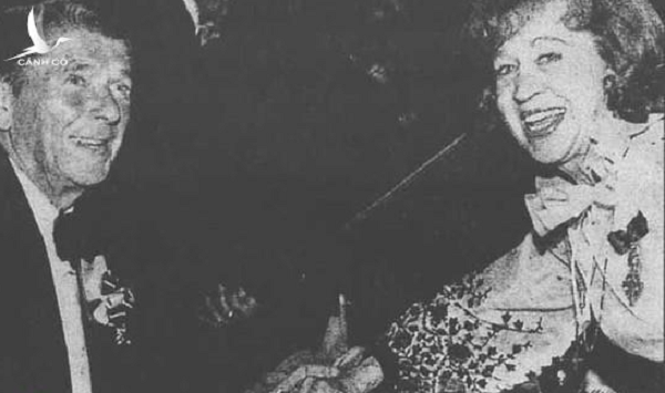 Bà cũng dự đoán Tổng Thư ký Liên Hợp Quốc Dag Hammarskjold và vụ 3 phi hành gia NASA. Sự thật đã chứng minh lời tiên tri của bà Jeane chuẩn xác khi Tổng Thư ký Liên Hợp Quốc Dag gặp một tai nạn máy bay ở Bắc Rhodesia (nay là Zambia) vào tháng 9/1961 dẫn đến tử vong.