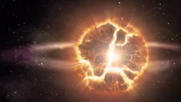 Hiện nay, các nhà thiên văn học vẫn không thể quan sát được toàn bộ những vụ nổ siêu tân tinh bởi bụi vũ trụ. Một số siêu tân tinh còn lại có độ sáng lớn hơn, do đó có thể dễ dàng quan sát sự xuất hiện của nó bằng kính thiên văn.