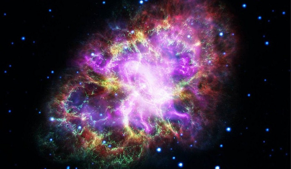 Với những ngôi sao có kích thước siêu lớn, chúng sẽ giữ các lớp vật chất xung quanh nhờ lực hấp dẫn và nung chảy để tổng hợp nên các nguyên tố kim loại nặng. Và cứ thế đến khi tạo nên một phần lõi vật chất có khối lượng đủ lớn, nó sẽ tạo ra một vụ nổ siêu lớn, một vụ nổ siêu tân tinh, sau đó phần lõi còn lại có thể hình thành nên một hố đen.