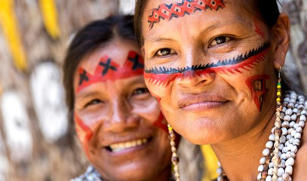 Người Tsimané không hề hút thuốc lá hay uống rượu. Ngoài ra, họ cũng rất chăm chỉ vận động. Một người Tsimané đi trung bình 16.000-17.000 bước mỗi ngày. Thậm chí, một người trên 60 tuổi cũng đi khoảng 15.000 bước mỗi ngày. Trong khi đó, một người Mỹ trung bình chỉ đi khoảng 5.000 bước mỗi ngày.