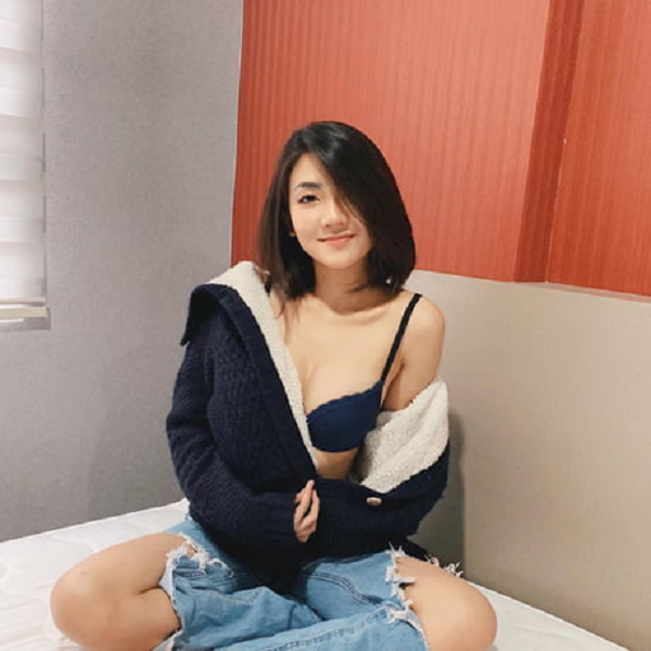 Hiện tại cô đang đại diện cho Morph Team ở bộ môn PUBG và Apex Legend.