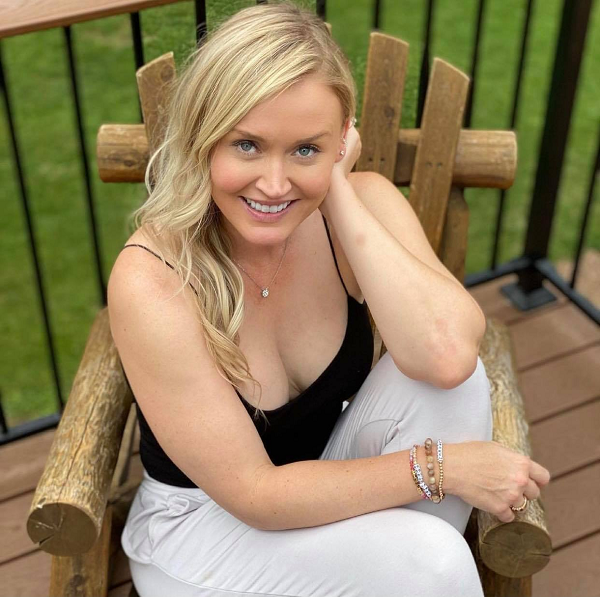 Sinh ra tại bang Illinois, cô nàng sinh năm 1981 Blair O'Neal biết đến golf từ năm 11 tuổi và đoạt nhiều giải thưởng khi còn đang ngồi trên ghế nhà trường.