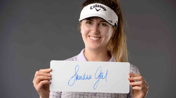 Trong thời gian thi đấu ở đội tuyển quốc gia Đức, Gal vẫn theo học Đại học Floria ở Gainesville. Tại đây cô chơi cho đội golf nữ Florida Gators thuộc Liên đoàn thể thao trường quốc gia.