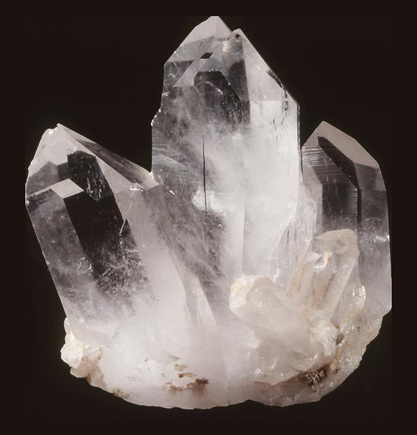 Đá thạch anh có tên gọi khác là thủy ngọc, hay tên tiếng anh là Quartz. Đây là một trong những loại khoáng chất quan trọng nhất trên Trái Đất.