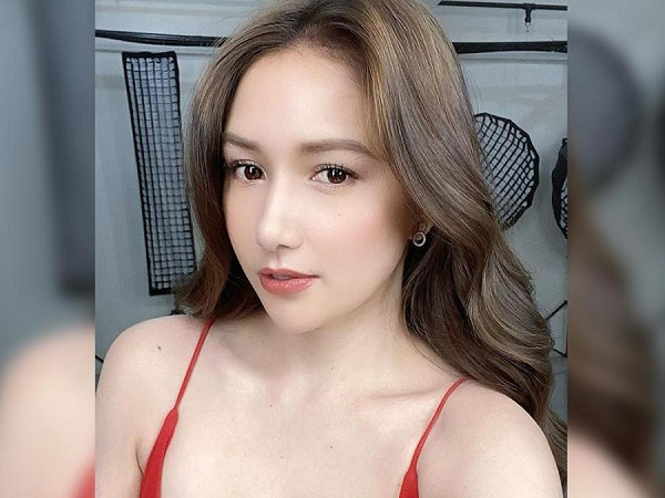 Trước khi tập tành làm game thủ, Faye Lorenzo là một hot girl, diễn viên vô cùng nổi tiếng đến từ Philippines. Cô nàng sở hữu hơn 6,6 vạn người theo dõi trên Instagram.