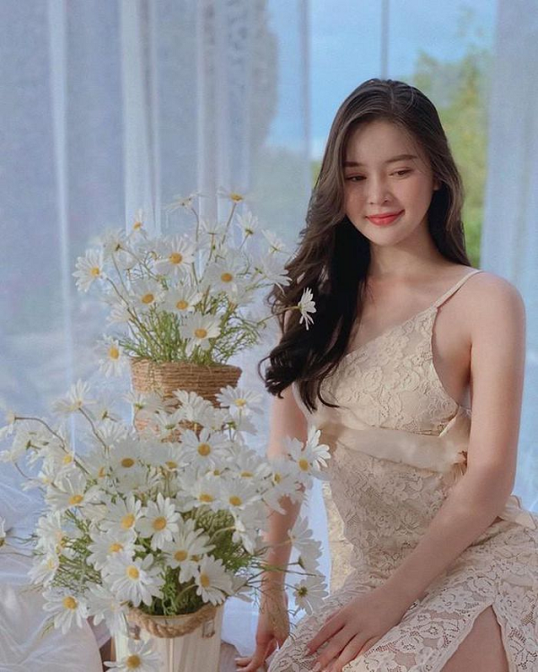 Có thể thấy, sở thích lớn nhất của cô nàng chính là thể thao. Cùng với chơi golf, Thảo Nguyên còn chơi tennis, đi bơi, tập yoga.