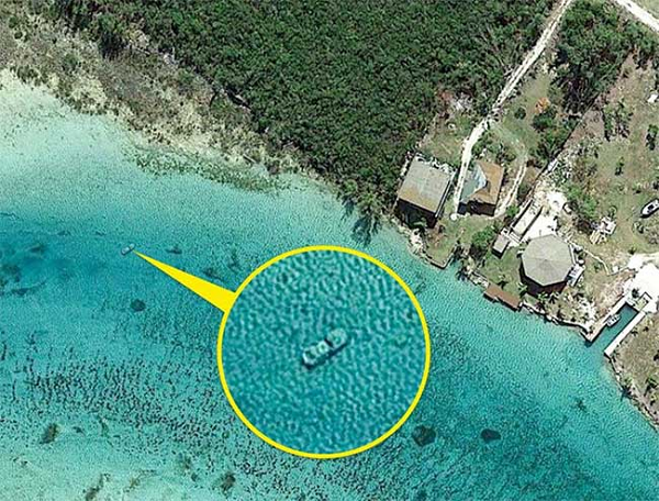 Chiếc xe xấu số tại Bahamas đến nay vẫn không ai rõ câu chuyện đằng sau chiếc xe này, cũng như lý do nó nằm dưới nước. Tuy nhiên nó cho thấy sự chính xác đến đáng sợ mà Google Maps có thể làm được.