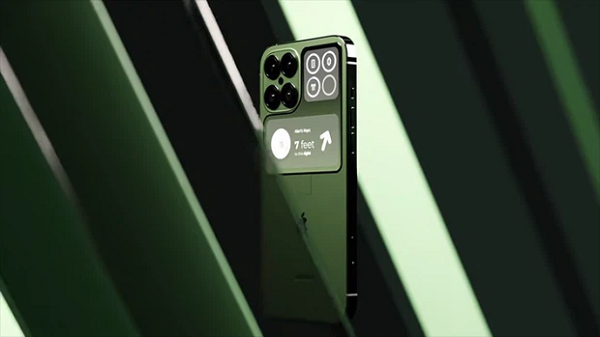 Theo như những hình ảnh rò rỉ, thế hệ iPhone 14 sẽ có thay đổi lớn ở mặt lưng. Bên cạnh cụm camera vuông 4 ống kính, mặt lưng iPhone 14 còn có một màn hình hiển thị phía sau.