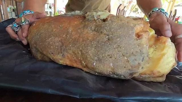 Người Trung Đông từ xưa đã tán long diên hương thành bột và uống để cường dương, bồi bổ sức lực, chữa bệnh não và tim cũng như tăng thêm hương vị cho thức ăn, nước uống.