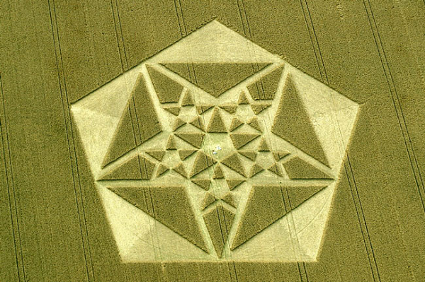 Nhưng phải đến những năm 1980, vòng tròn kỳ lạ mới bắt đầu thu hút sự chú ý của thế giới khi sự xuất hiện của một vòng tròn được báo chí đưa tin rầm rộ.