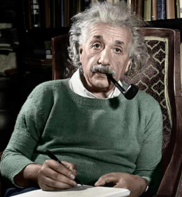 Tài xế của nhà bác học kể, ông từng tận mắt thấy nhà bác học Einstein nhặt một con châu chấu trên đất và bỏ vào miệng nhai ngấu nghiến. Ông đặc biệt thích ăn trứng và mỗi lần ăn ít nhất 2 quả, có thể là trứng rán hoặc trứng bắc.