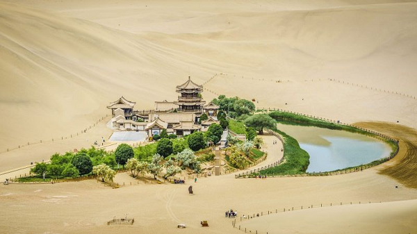 Hồ có chiều dài 218m và rộng 54m. Mực nước trong hồ dao động qua nhiều năm, từ 7,5 m cách đây 50 năm đến 0,9 m vào đầu những năm 1990. Vào năm 2006, chính quyền địa phương bổ sung thêm nước cho hồ.