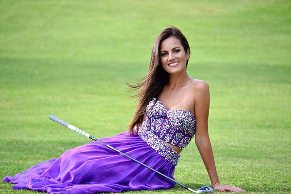 Một trong những thành tích mà cô gặt hái được khi học đại học là dành được danh hiệu All-Big Ten, Academic All-Big Ten và OSU Scholar-Athlete.