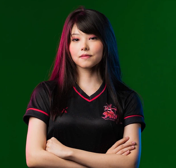 Lý do là nữ tuyển thủ đã dần dần bị khán giả "ngó lơ" sau những bức ảnh tình tứ với bạn trai.