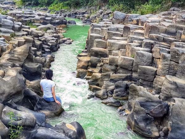Cộng đồng người dân tộc Jrai vùng này rất tự hào về con suối đá "tổ ong" kỳ lạ, bãi đá cổ và mong muốn địa điểm này được bảo vệ.