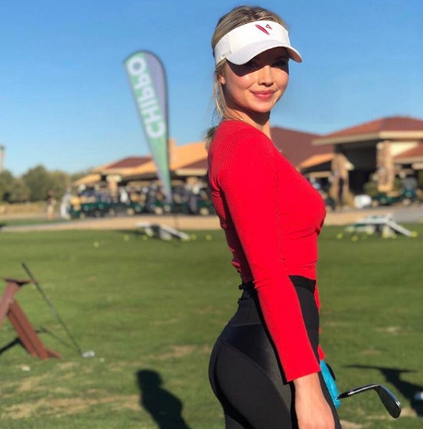 Năm 2011, Lucy đã dẫn dắt đội golf ở trường trung học lên vị trí thứ hai tại bang - thứ hạng cao nhất mà trường từng đạt được.