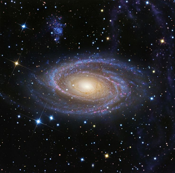 Tiếp tục lần vào sâu trong thiên hà M81, các nhà khoa học còn phát hiện ra tín hiệu kỳ lạ này dẫn tới một cụm sao cầu. Điều này gây kinh ngạc cho các nhà khoa học.