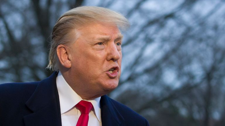 "Tại sao chúng ta lại nhận tất cả những người từ các quốc gia dơ bẩn tới đây?", Washington Post dẫn lời nhà lãnh đạo Mỹ trong cuộc họp tại Phòng Bầu dục với các nhà lập pháp. Phát ngôn của ông Trump đã vấp phải sự chỉ trích dữ dội từ giới nghị sĩ Mỹ cũng như các quốc gia châu Phi. Ảnh: ND.