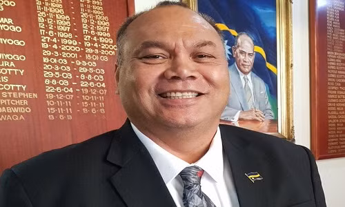 Trong cuộc bỏ phiếu bầu Tổng thống Nauru diễn ra tại Quốc hội ngày 27/8, ông Lionel Aingimea đã giành chiến thắng trước đối thủ David Adeang với tỷ lệ phiếu ủng hộ tương ứng là 12 - 6. Ảnh: Twitter. 