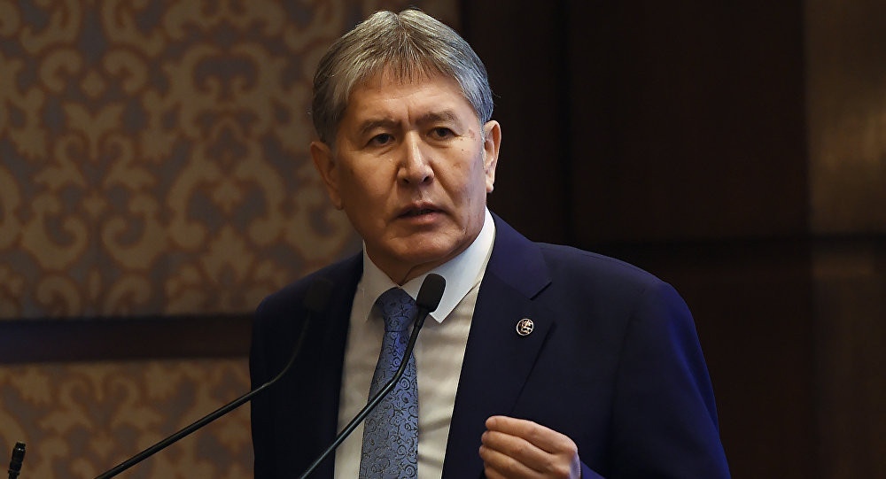 Ông Atambayev theo học tại Viện Quản lý Moscow và tốt nghiệp ngành Kinh tế. Ảnh: Sputnik.