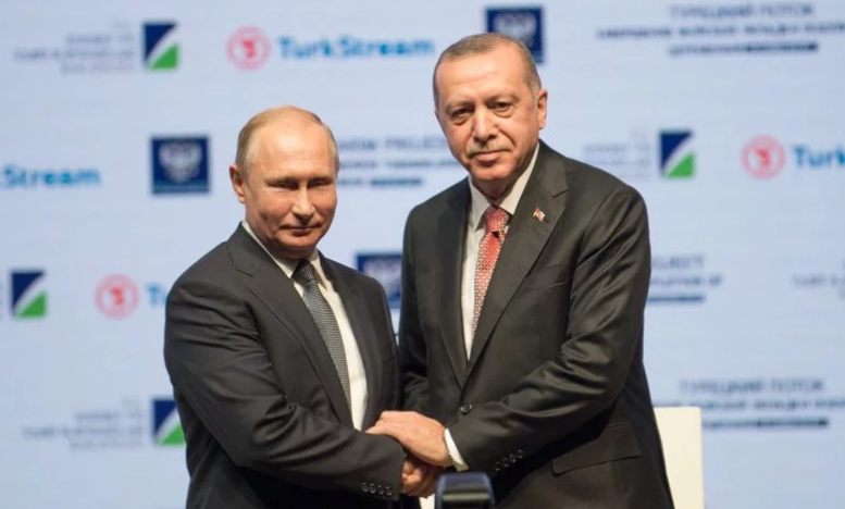 Chiều cao của Tổng thống Thổ Nhĩ Kỳ Recep Tayyip Erdogan (phải) là 1,83 mét.