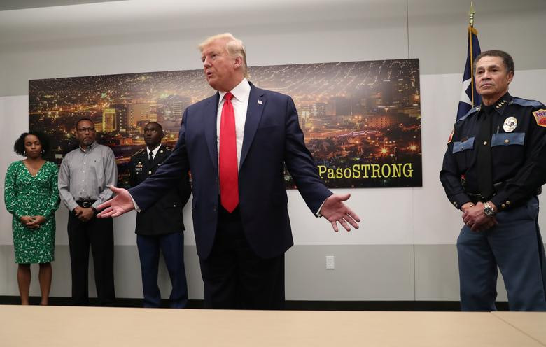Tổng thống Trump phát biểu trước truyền thông sau khi tới thăm các nạn nhân vụ xả súng và lực lượng chức năng ở El Paso.