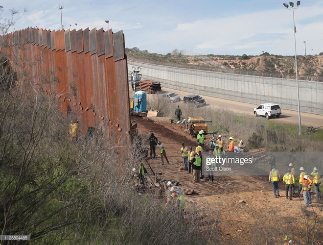 CBP cho biết, loại tường này không giống với 8 mẫu tường được xây dựng thử tại bang California mà truyền thông Mỹ từng đưa tin trước đây.