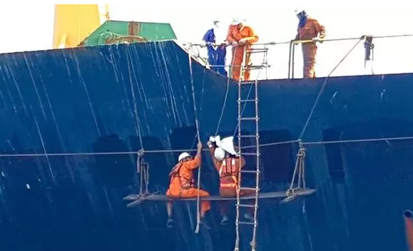 Với việc Gibraltar bác yêu cầu của Mỹ, không còn trở ngại pháp lý nào cản trở siêu tàu chở dầu của Iran lên đường rời khỏi Gibraltar. Ảnh: Express.