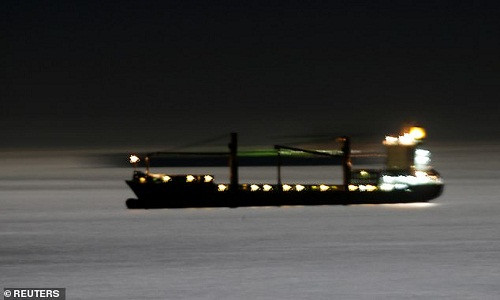 Tàu Grace 1 hiện được đổi tên thành Adrian Darya 1. Gibraltar quyết định thả con tàu này sau khi Tehran đảm bảo rằng tàu Grace 1 sẽ không vận chuyển hàng hóa tới Syria. Hiện chưa rõ điểm đến của con tàu này sau khi nó được trả tự do. Ảnh: Reuters.