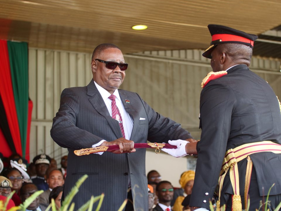 Chiều cao trung bình của người dân Malawi, một quốc gia ở Đông Phi, là 158,31 cm. Mời độc giả xem thêm video: Người phụ nữ thấp nhất thế giới "tỏa sáng" ở New York (Nguồn: VTC14)