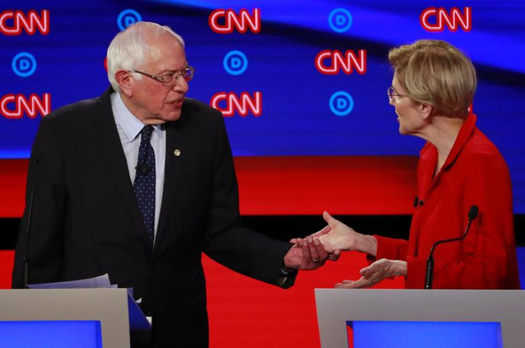 Đêm đầu tiên trong vòng tranh luận thứ hai này hướng vào hai ứng cử viên hàng đầu của Đảng Dân chủ là Thượng nghị sĩ Elizabeth Warren (phải) và ông Bernie Sanders.